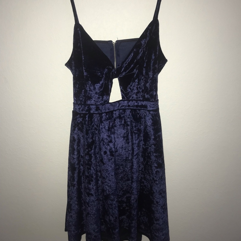 Lulu’s Dress - Picture 2 of 2